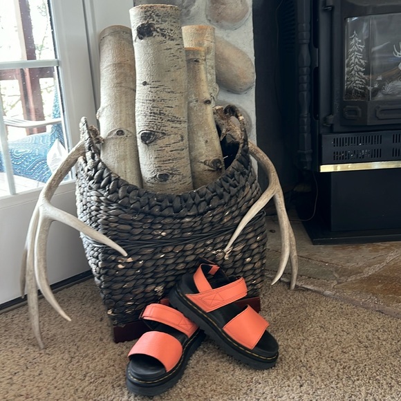 Dr. Marten size 6. - Picture 1 of 3